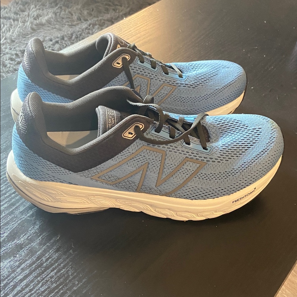 New Balance 860 Running Shoes